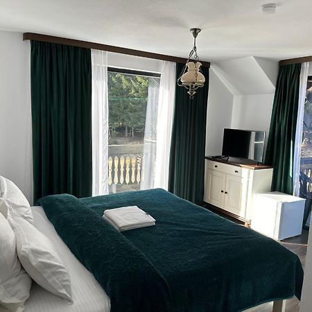 Hotel Conacul Muntii Bucovinei Câmpulung Moldovenesc Esterno foto