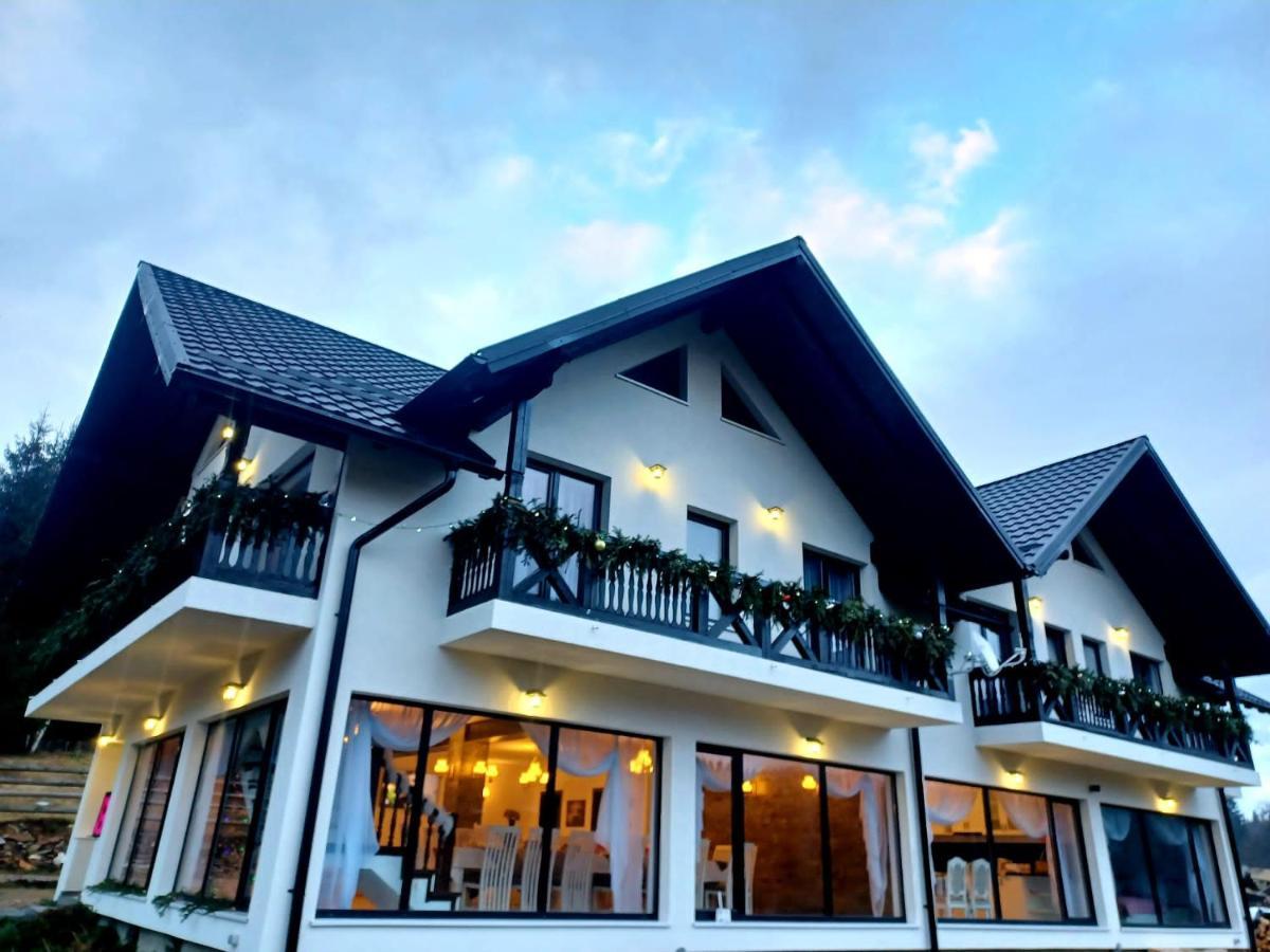 Hotel Conacul Muntii Bucovinei Câmpulung Moldovenesc Esterno foto