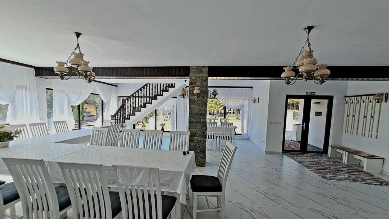 Hotel Conacul Muntii Bucovinei Câmpulung Moldovenesc Esterno foto