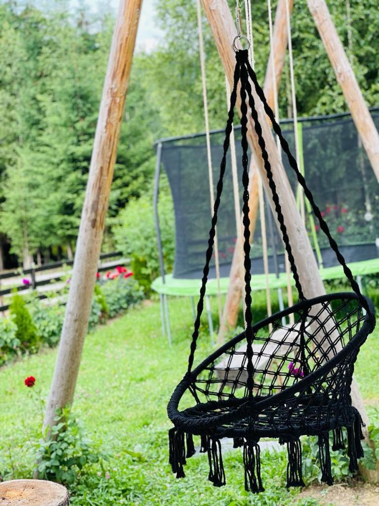 Hotel Conacul Muntii Bucovinei Câmpulung Moldovenesc Esterno foto